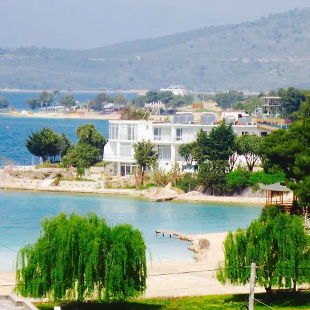 Butrinti Apartments *