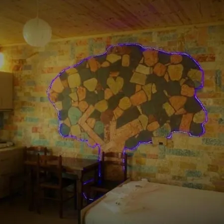 Butrinti Apartments クサミル