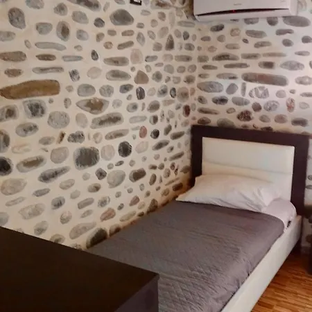 Pensjonat Butrinti Apartments *