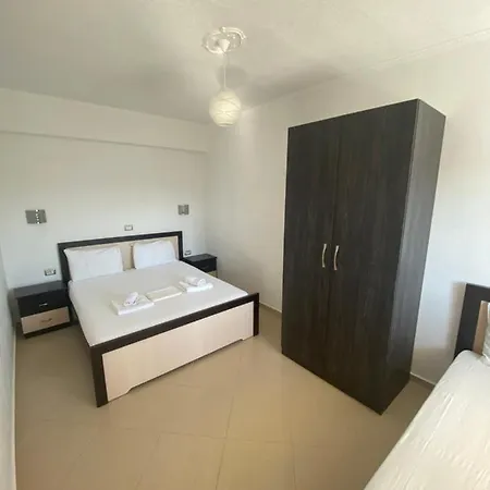 Butrinti Apartments بيت ضيافة *